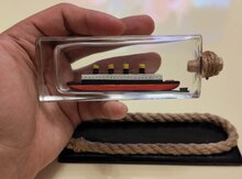 Şüşənin içində Titanic modeli (əl işi)