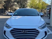 Hyundai Elantra, 2017 il