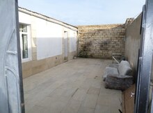 Həyət evi, 28 May qəs.