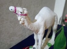 Dəvə heykəli