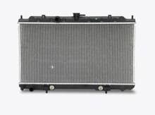 Nissan Sunny su radiatoru 