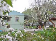 Bağ evi, Mədrəsə qəs.