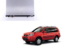Nissan X-Trail T30 su radiatoru 