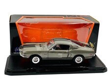 Ford Mustang Shelby 1/18 Road signature