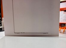 Apple MacBook Air 15inch 16GB/512GB starlght