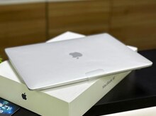 Apple MacBook M1 8/256 GB 13-İnch