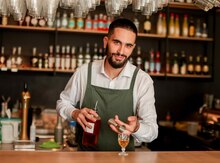 Barmen işi axtarıram