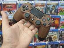 PS4 controller