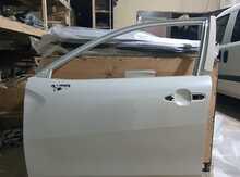 Toyota Corolla Cross qapısı