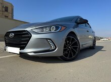 Hyundai Elantra, 2016 il