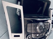 Chevrolet Cruze LTZ RS monitoru