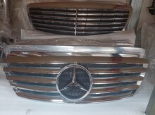 Mercedes radiator barmaqlığı