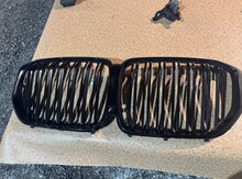 BMW G05 radiator barmaqlığı