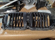 BMW G05 radiator barmaqlığı