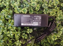 TOSHİBA: 19V 4.74A adapteri