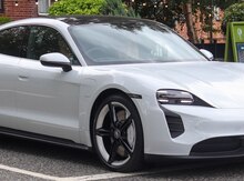Porsche Taycan ön şüşəsi