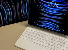 Apple iPad Pro M2 with Magic keyboard