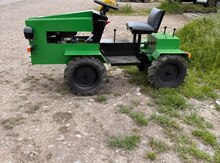 Mini traktor
