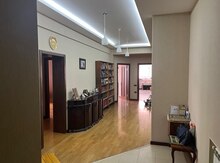4-otaqlı yeni tikili, Zahid Xəlilov küç.33, 183 m²