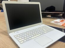 Noutbuk Asus