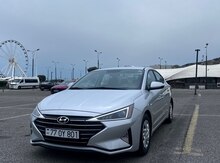 Hyundai Elantra, 2018 il
