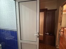 Plastik qapı