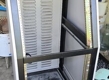 Metal server/avadanlıq kabineti