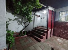 Həyət evi, Polad Həşimov küç.