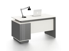 Müasir ofis masası