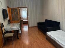 2-otaqlı mənzil kirayə verilir, Memar Əcəmi m., 70 m²