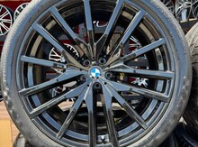 BMW X5 G05 təkərləri R22 