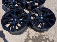 BMW X7 diskləri R22