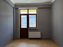 3-otaqlı yeni tikili kirayə verilir, Bayıl qəs., 130 m²