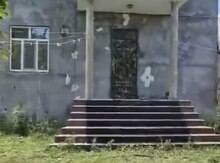 Bağ evi kirayə verilir, Oğuz r.