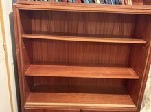 Kitab dolabı