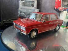 Коллекционная модель VAZ-2103  Lada-1500 Red 1972 