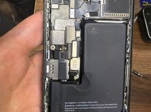 Apple iPhone 15 Pro platası