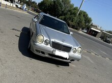 Mercedes E 220, 2001 il