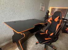 Oyun kreslosu və masası