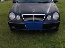 Mercedes E 220, 2000 il