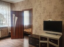 2-otaqlı mənzil kirayə verilir, M.Əcəmi m., 50 m²
