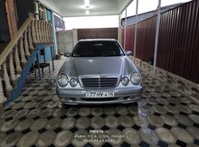 Mercedes E 200, 2000 il