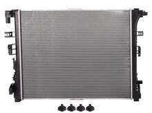 Chevrolet Equinox 2017 su radiatoru