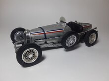 1:18 avtomobil modeli