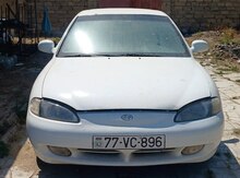 Hyundai Elantra, 1998 il
