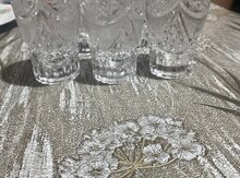 Büllur stəkanlar