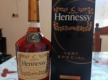 Hennessy very special konyakı