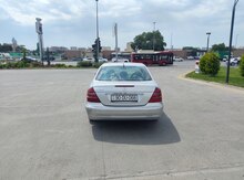 Mercedes E 240, 2004 il