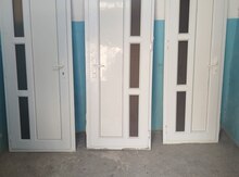 Plastik qapılar